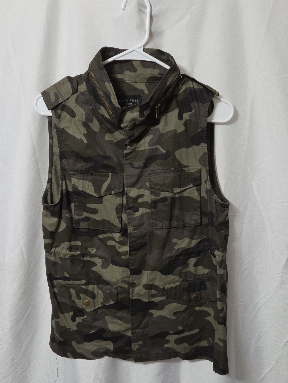 Camouflage Utility Vest W/Pockets, Size Medium, Drawstring At Waist, Like New